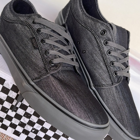 Vans Men’s Skate Chukka Low
Black/Grey/Denim
VN0A4BX45BR
Sneakers - Picture 7 of 16